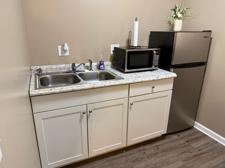 More Photos Of 102 Live Oak St, Tabor City Restaurant For Sale