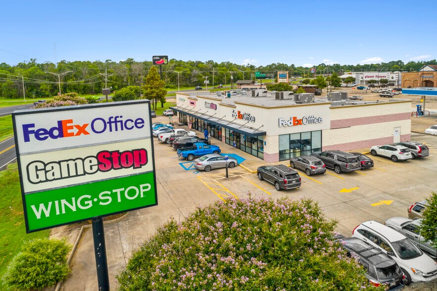 More Photos Of 2303 S MacArthur Dr, Alexandria Storefront Retail Office For Sale