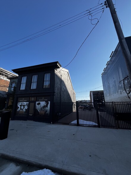 More Photos Of 610 E Market St, Louisville Freestanding For Sale