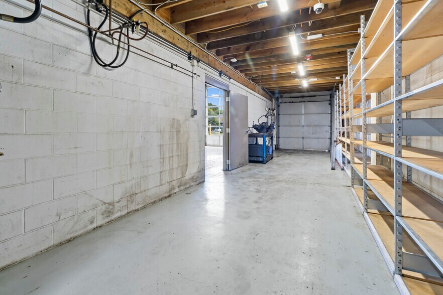 More Photos Of 326 Western Blvd, Greenwood Industrial For Sale