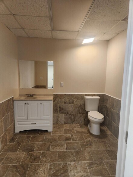 More Photos Of 106 Torrence Rd, Tuskegee Office For Sale