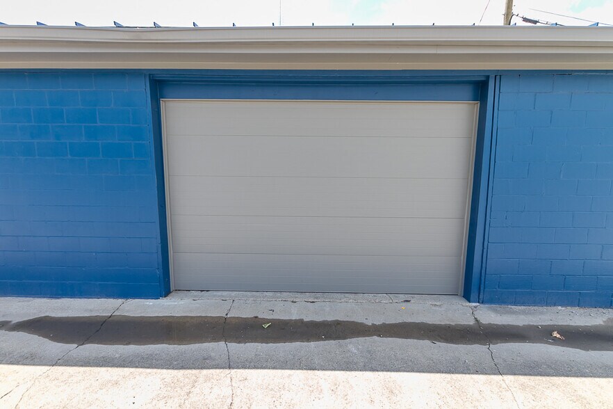 More Photos Of 925 Virginia St, Shelbyville Warehouse For Lease