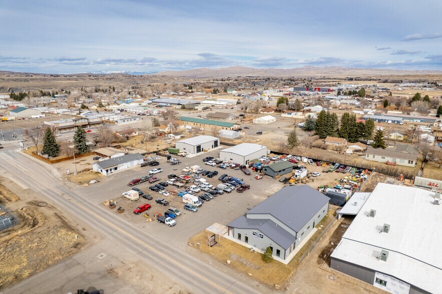 More Photos Of 528 Blackburn St, Cody Auto Repair For Sale
