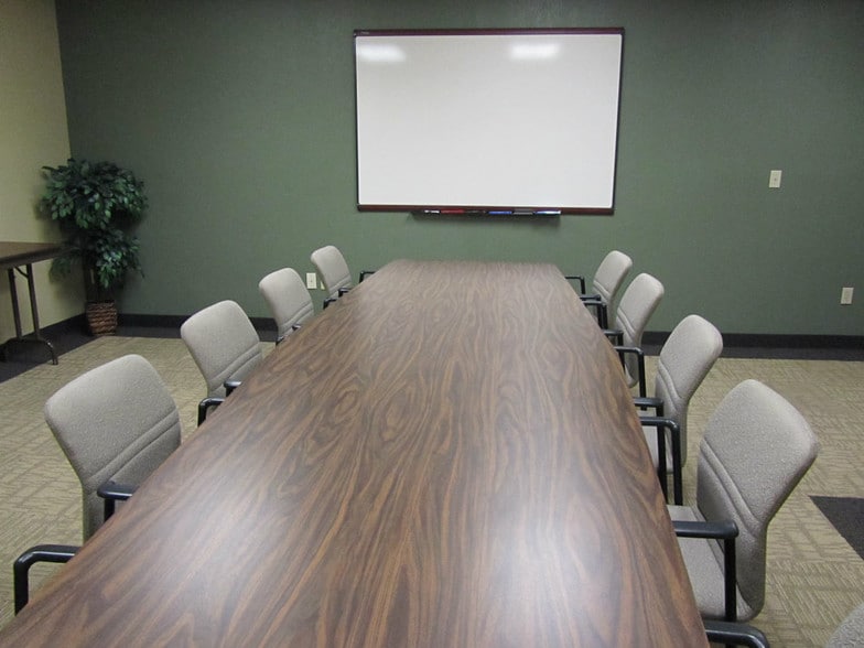 More Photos Of 2499 Rice St, Roseville Office For Lease