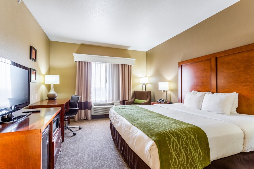 More Photos Of 910 W Interstate 20, Midland Hotel For Sale