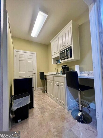 More Photos Of 950 Dannon View, Atlanta Office Residential For Sale