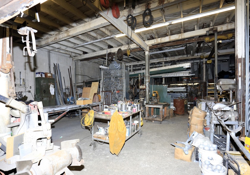 More Photos Of 2883 Miles Ave, Bronx Warehouse For Lease