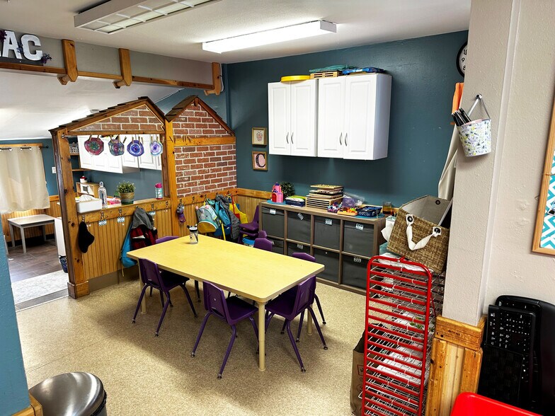 More Photos Of 334 SE 146th Ave, Portland Daycare Center For Sale