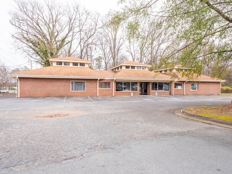More Photos Of 1424 E Franklin St, Monroe Medical For Sale