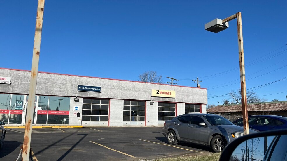 More Photos Of 1248 E Dublin Granville Rd, Columbus Auto Repair For Sale