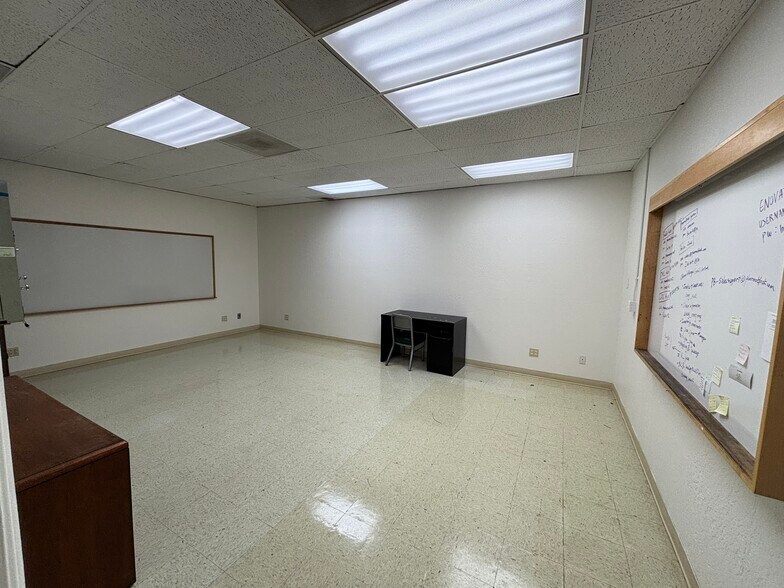 More Photos Of 625-725 San Aleso Ave, Sunnyvale Light Distribution For Lease