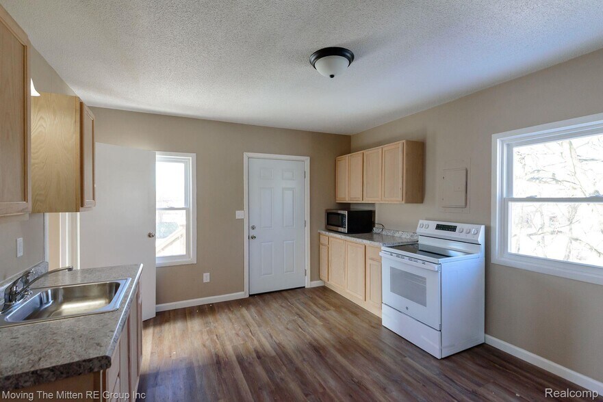 More Photos Of 230 Almyra Ave, Monroe Apartments For Sale