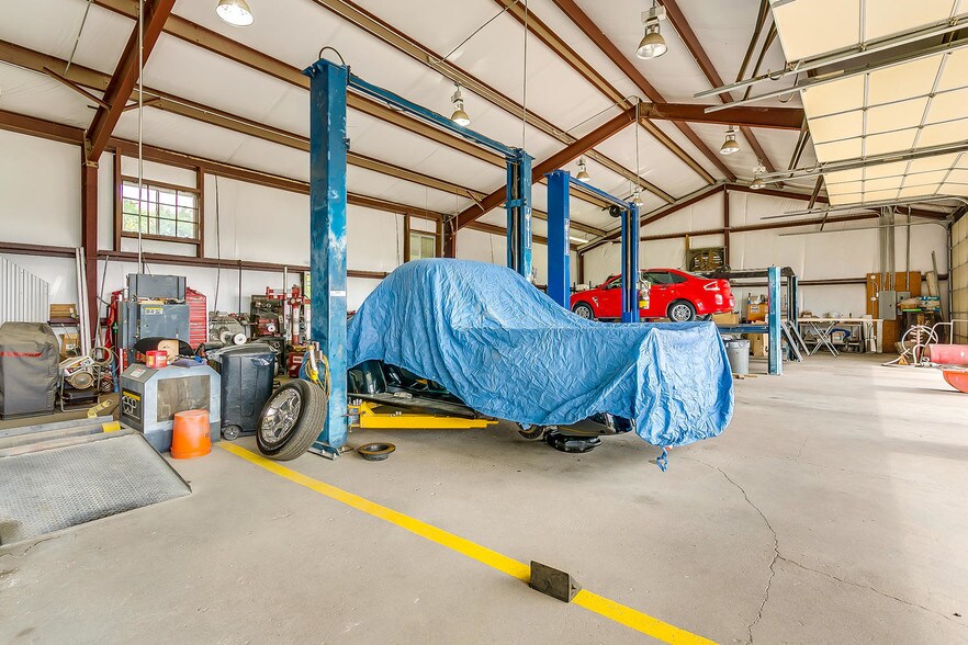 More Photos Of 501 N State Highway 342, Red Oak Auto Repair For Sale