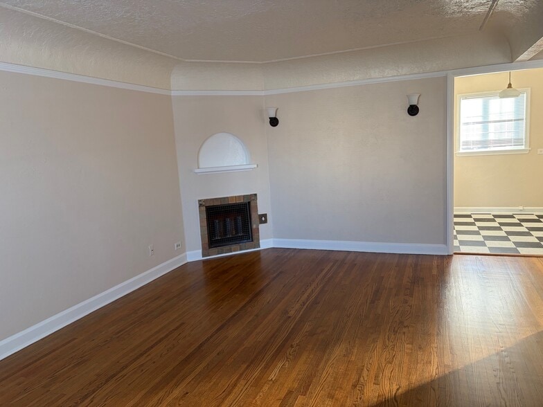 More Photos Of 2010 SE Sherman St, Portland Apartments For Sale