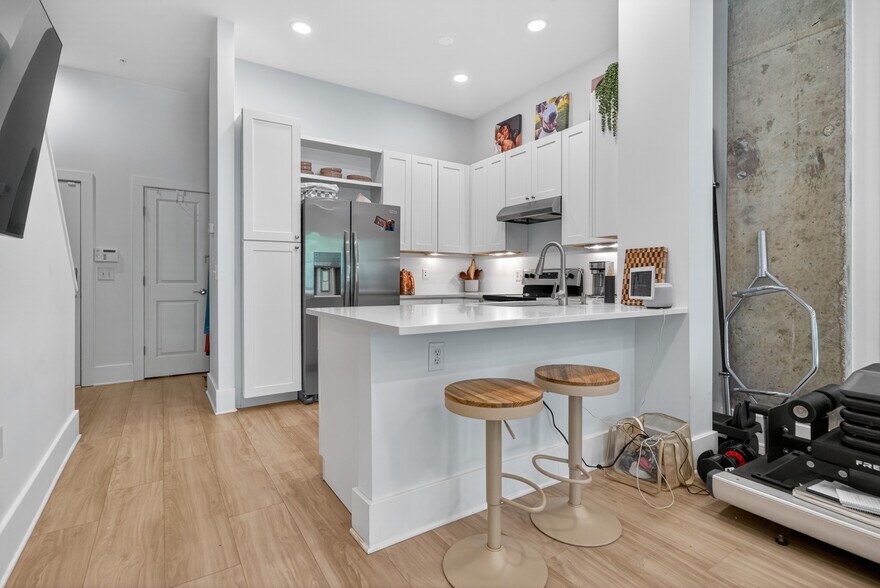 More Photos Of 444 S Blount St, Raleigh Apartments For Sale