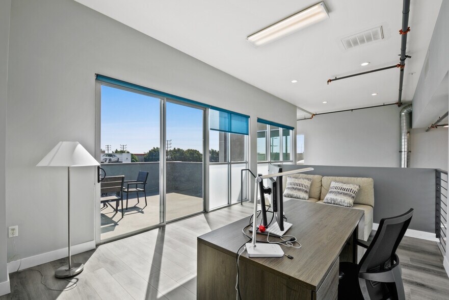More Photos Of 2332 Cotner Ave, Los Angeles Loft Creative Space For Lease