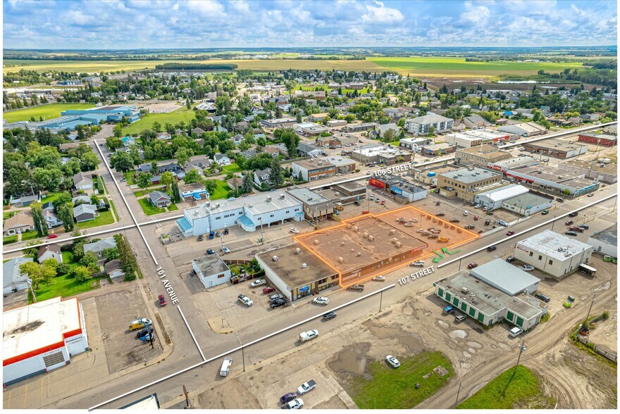 More Photos Of 10015 107 St, Westlock Storefront For Sale