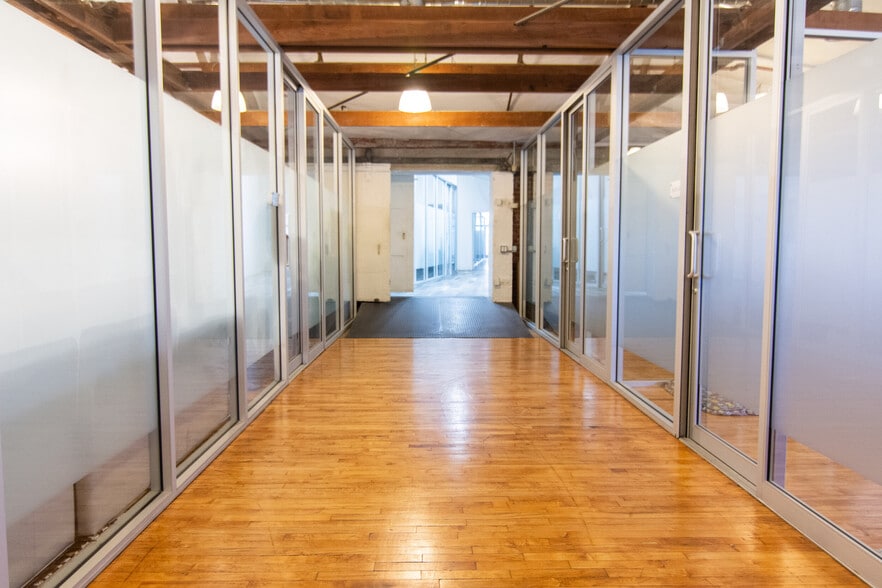 More Photos Of 1800 Essex St, Los Angeles Light Distribution For Lease