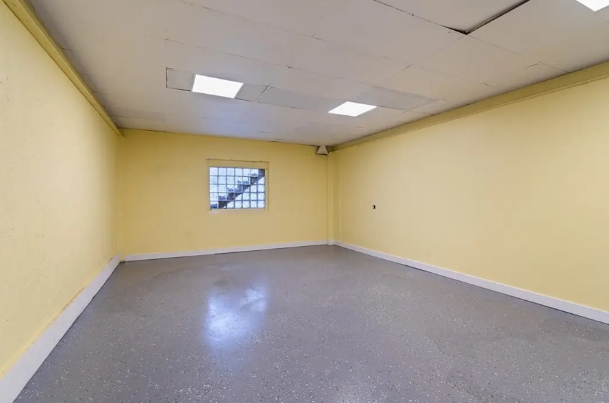 More Photos Of 395 Maple St, Rochester Office For Sale