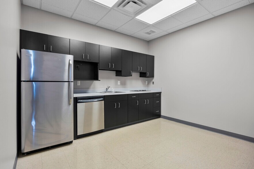 More Photos Of 399 Albany Shaker Rd, Loudonville Freestanding For Lease
