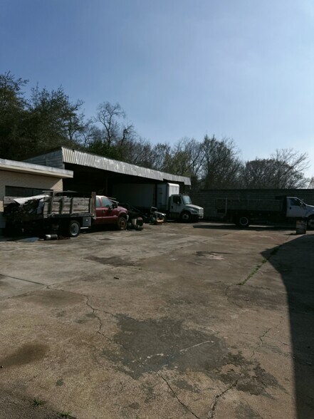 More Photos Of 4127 Weslow St, Houston Industrial For Lease