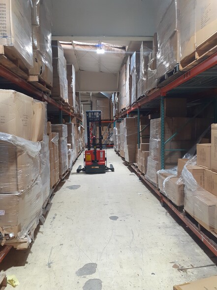 More Photos Of 80 Black Meadow Rd, Chester Warehouse For Sale