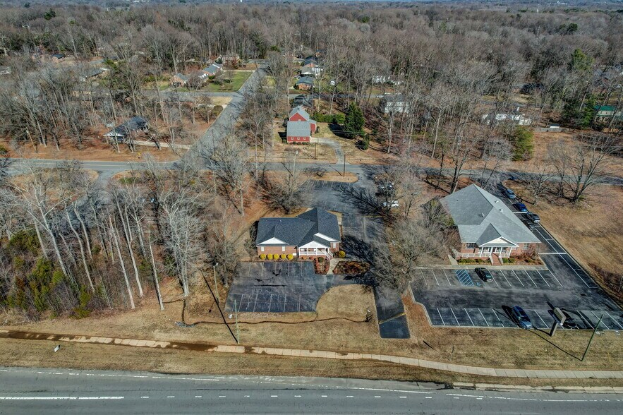 Primary Photo Of 1418 Freeway Dr, Reidsville Freestanding For Sale