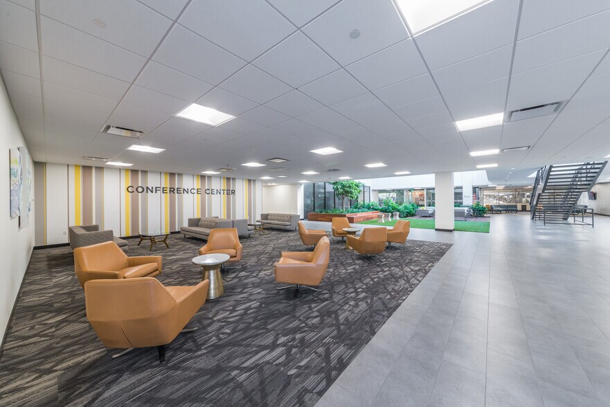 More Photos Of 1341 W Mockingbird Ln, Dallas Office For Lease