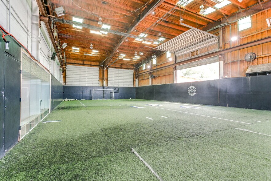 More Photos Of 400 N Macarthur Blvd, Oklahoma City Warehouse For Sale