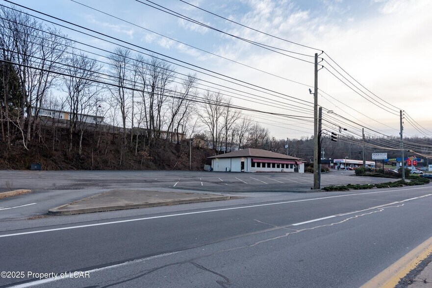 More Photos Of 1190 Sans Souci Pky, Hanover Township Restaurant For Sale