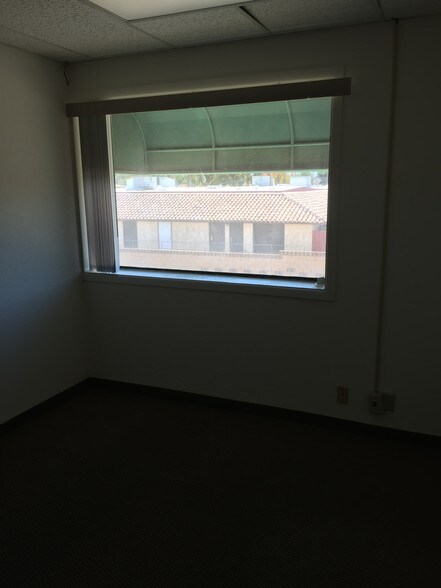 More Photos Of 43845 10th St, Lancaster Medical For Lease