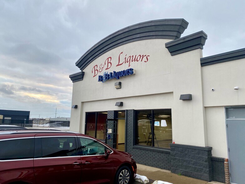 Primary Photo Of 2440 28th St SE, Grand Rapids General Retail For Lease