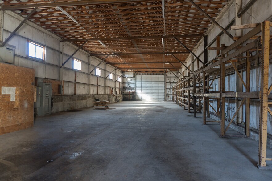 More Photos Of 1921 N Main St, Monticello Unknown For Lease