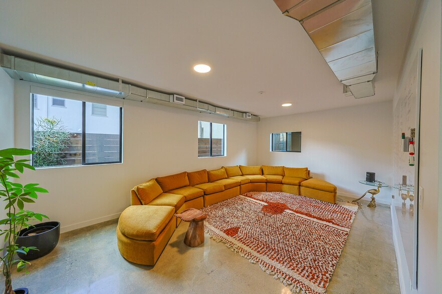 More Photos Of 2400-2410 Hyperion Ave, Los Angeles Loft Creative Space For Lease