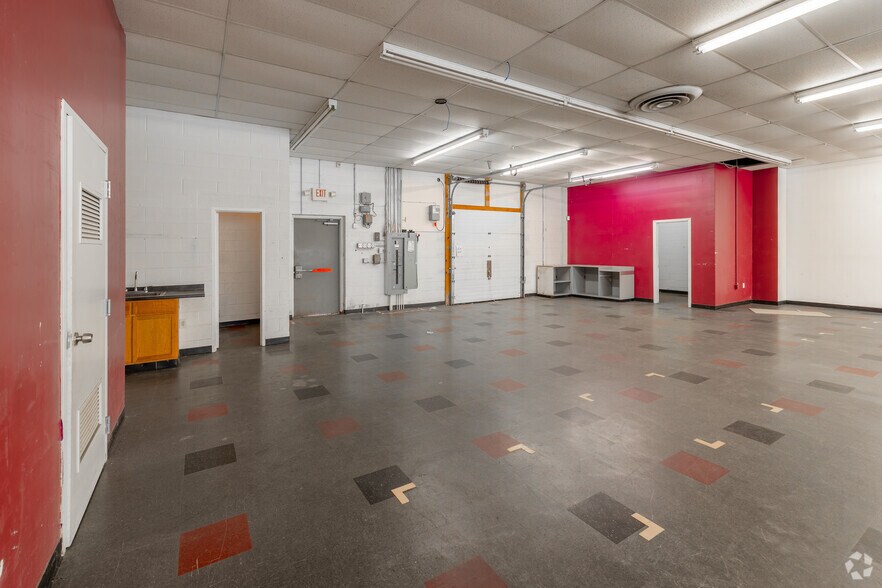 More Photos Of 1131 W Alexis Rd, Toledo Freestanding For Sale