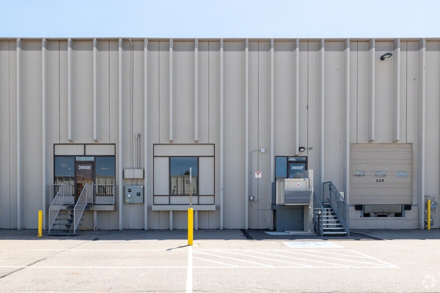 More Photos Of 3950 Nome St, Denver Unknown For Lease