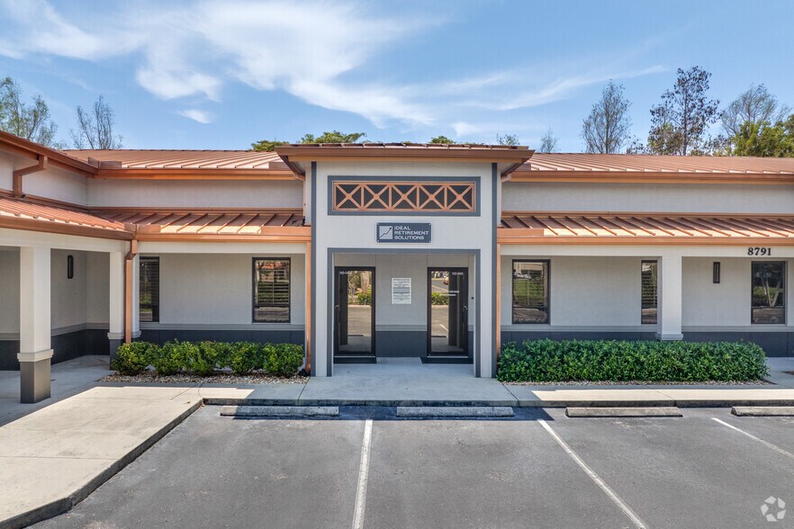 More Photos Of 8791 Conference Dr, Fort Myers Office For Lease
