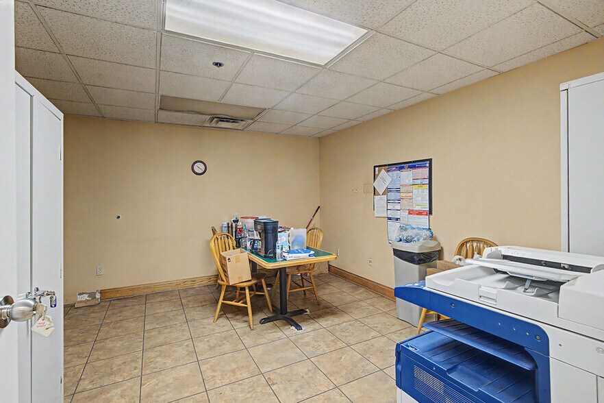 More Photos Of 288 Premium Dr, Central City Manufacturing For Sale