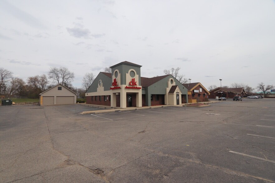 More Photos Of 5841 Whitmore Lake Rd, Brighton Office For Lease