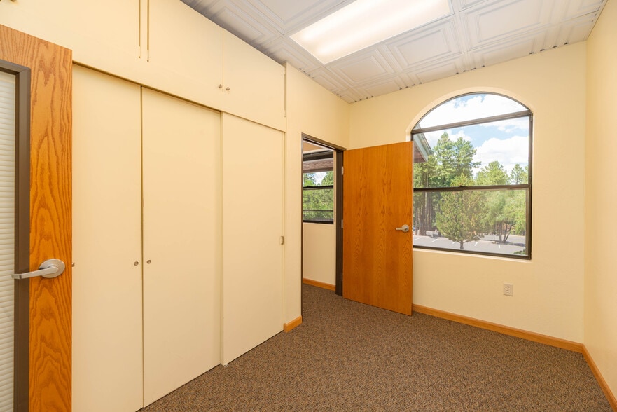 More Photos Of 1600 W University Ave, Flagstaff Medical For Sale