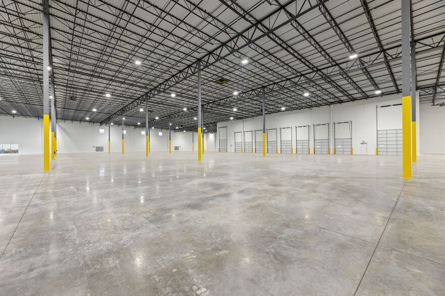 More Photos Of 3301 Enterprise Dr, Rowlett Warehouse For Sale