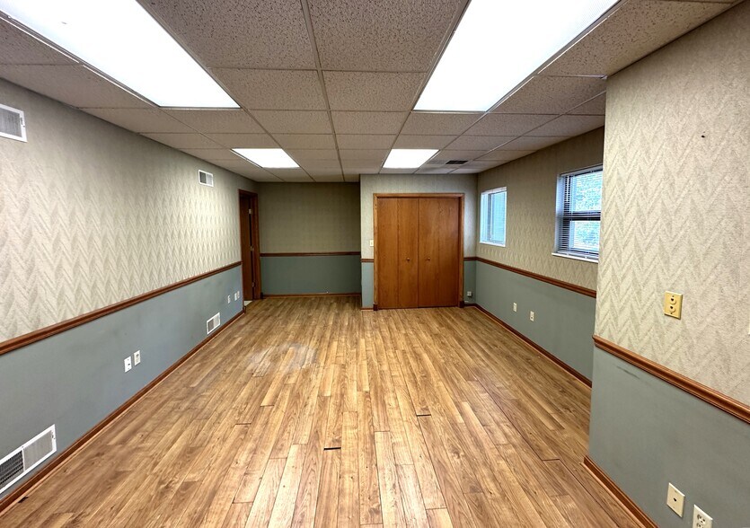 More Photos Of 460-470 Old Frankstown Rd, Monroeville Light Manufacturing For Lease