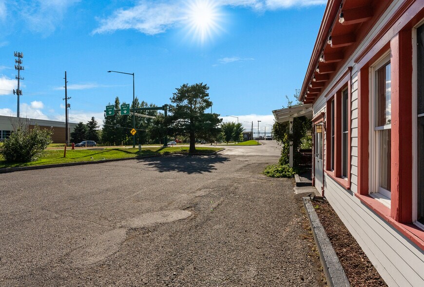 More Photos Of 2711 W College St, Bozeman Restaurant For Sale