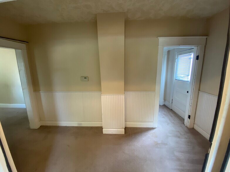 More Photos Of 1625 12th St SE, Salem Office Residential For Sale