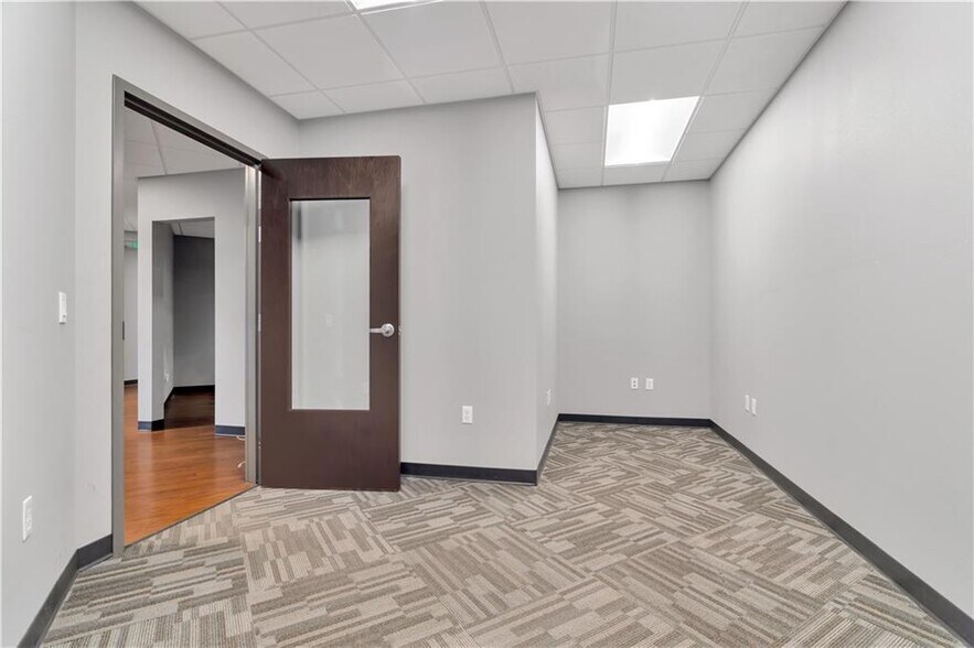 More Photos Of 1088 E Millsap Rd, Fayetteville Office For Lease