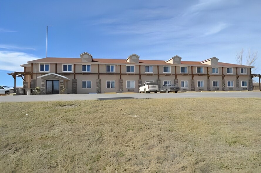 More Photos Of 1423 S US Old Highway 75, Sabetha Hotel For Sale