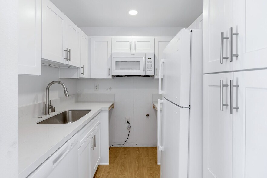 More Photos Of 4406 Cahuenga Blvd, Toluca Lake Apartments For Sale