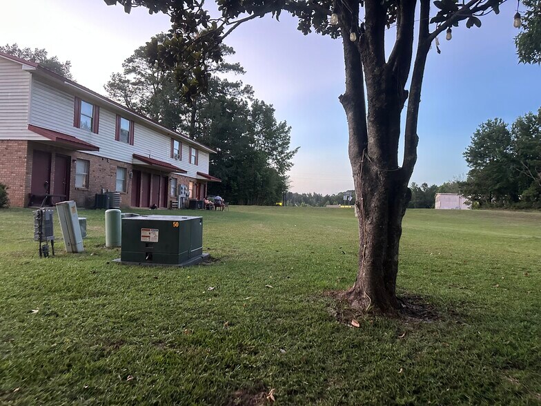 More Photos Of 1500 N Archusa Ave, Quitman Apartments For Sale