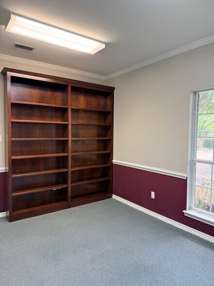 More Photos Of 6313 Piccadilly Square Dr, Mobile Office For Sale