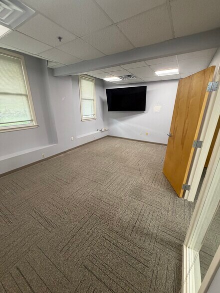 More Photos Of 220 Reservoir St, Needham Office For Lease